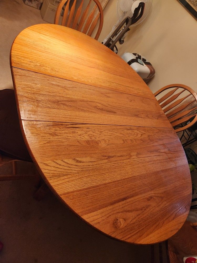 Oak Table 4 Chairs.