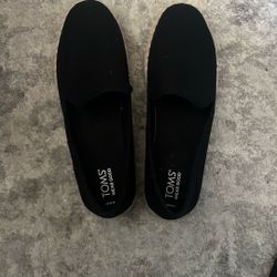 Tom’s, Black Material Feel, Size: 11