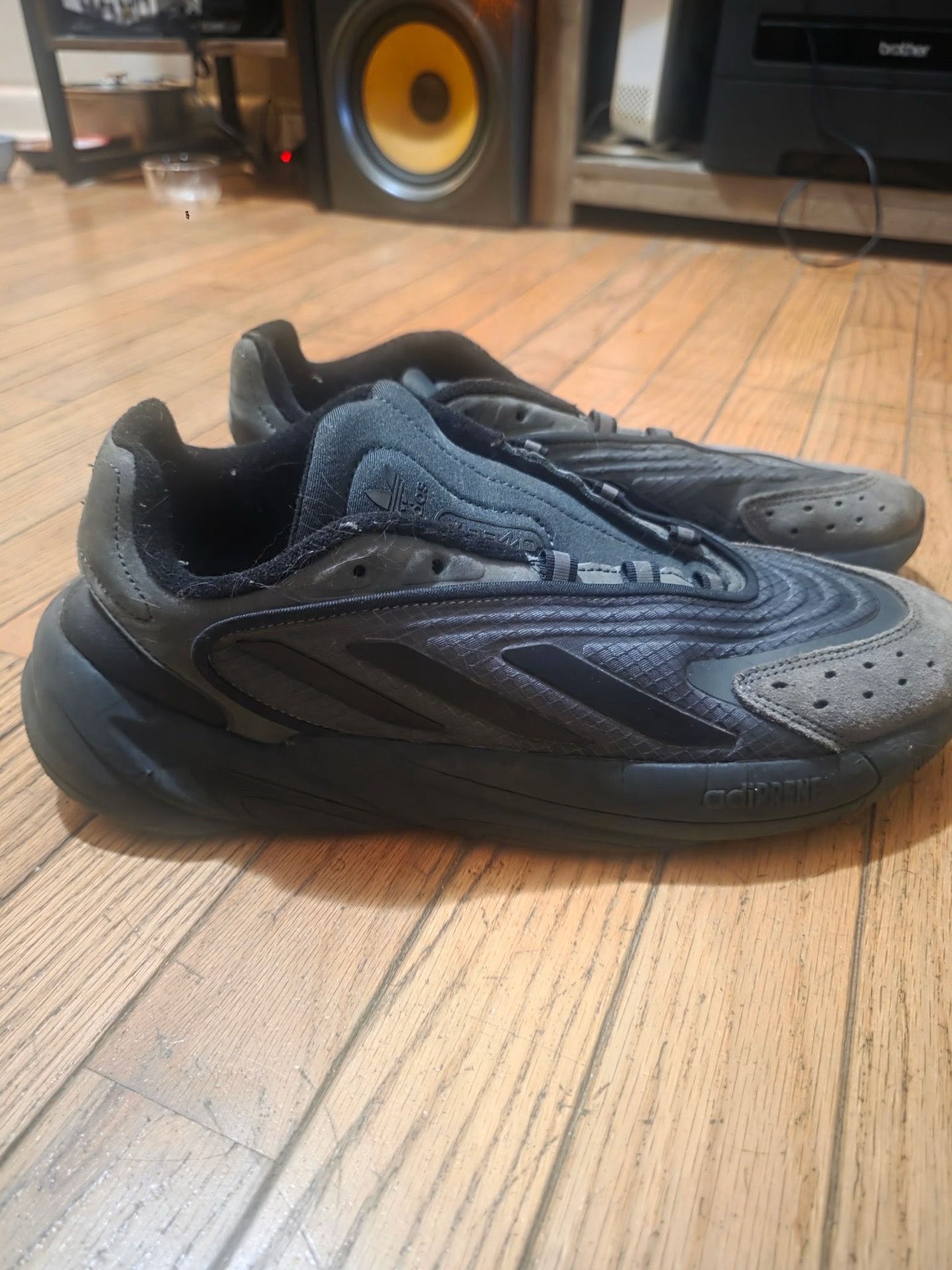 Adidas Ozelia Carbon Core Black & Grey Five
