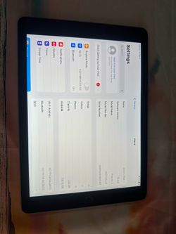 iPad 9.7 inch - Good Condition - 128gb