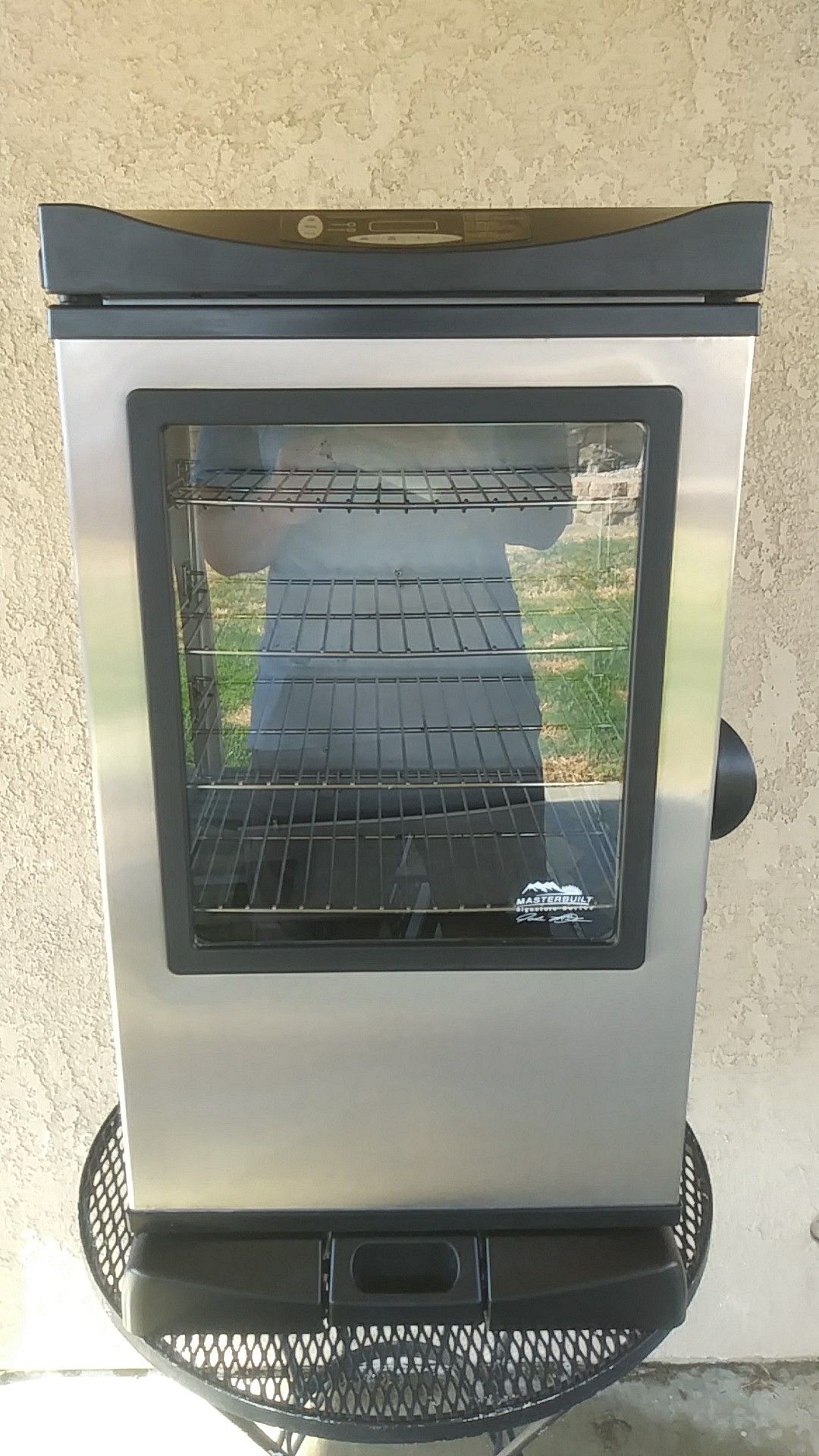 Masterbuilt Electric Smoker for Sale in Seattle, WA - OfferUp