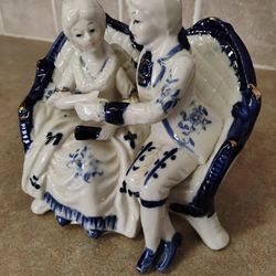 Vintage Ceramic Couple On Couch Figurine 
6" Tall X 5" Wide 
