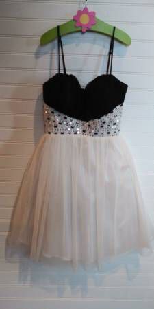 Beautiful Girls Size 3 Prom Homecoming Dress 