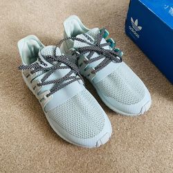 Adidas sneakers mint womens 7.5