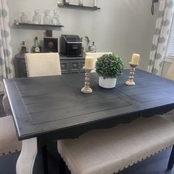 Dining Table (extends Bigger) 
