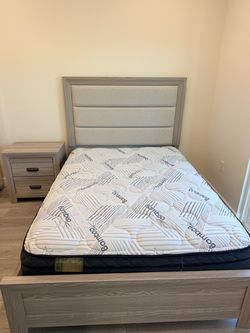 Full size bed with mattress, under mattress and 2 nightstand