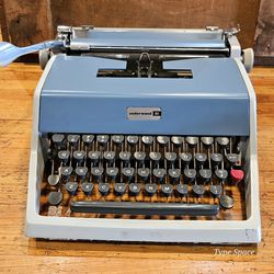 Professionaly Serviced 1962 Underwood Model 21 Typewriter