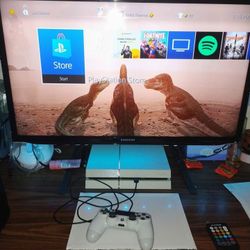 PS4 White With 32inch TV 