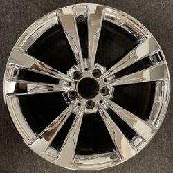 Single (1) one ☝️Uno 2014-16 Used Chrome Front Mercedes Benz Wheel S550 S560 OEM 19” A(contact info removed)