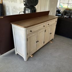 Side Board
