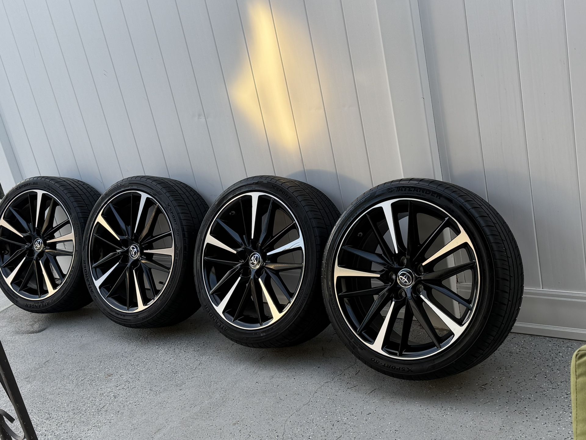 R19 Camry XSE Rims Tire