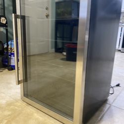 Frigidaire Stainless Steel Mini Fridge / Beverage Cooler