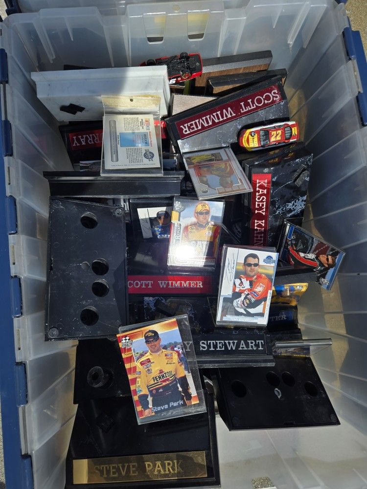 NASCAR COLLECTABLES !!