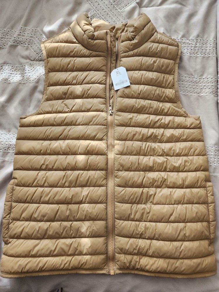 NWT - Boys Puffer Vest - Size XL 14-16