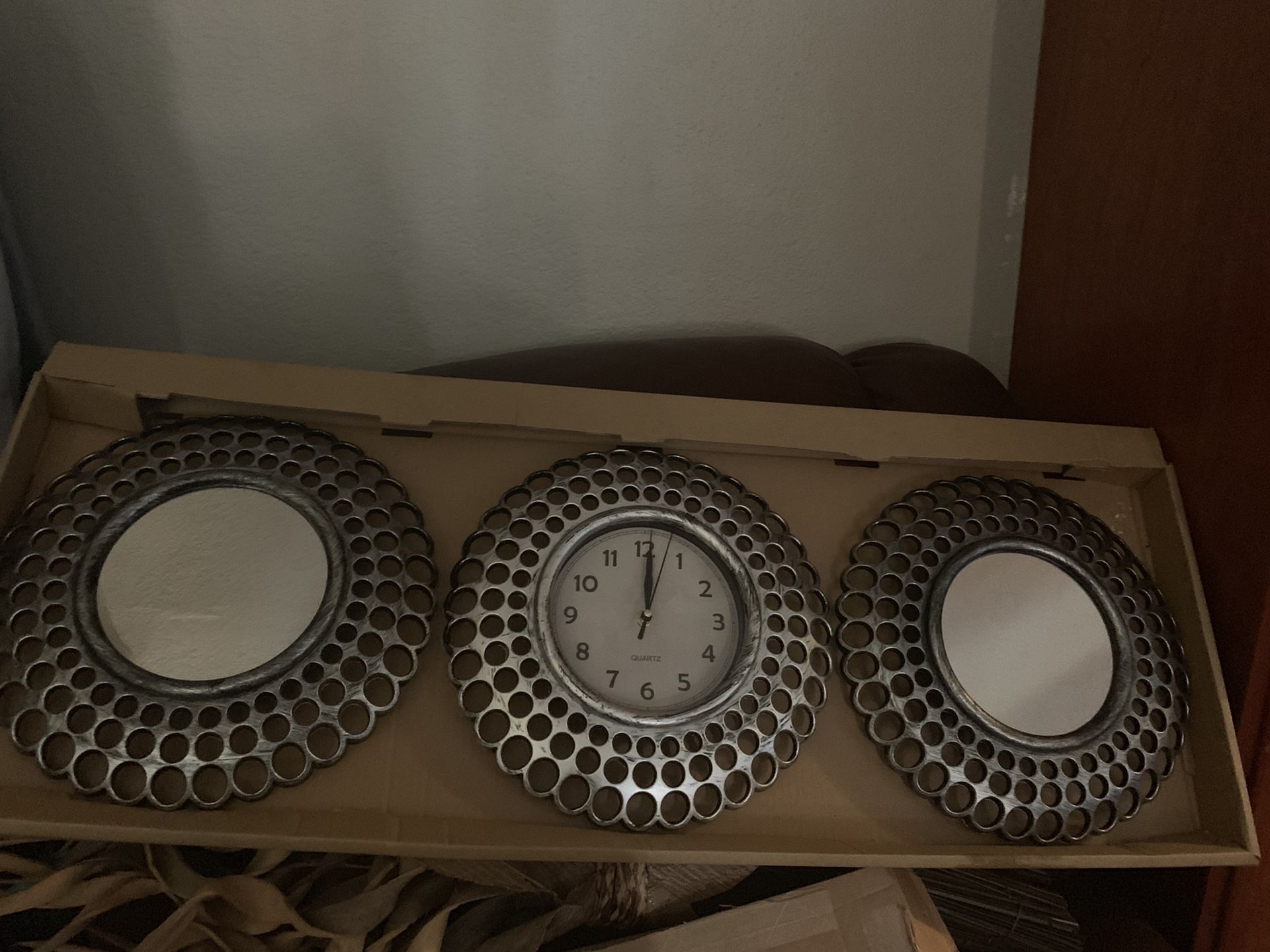 Set of decorations clock and mirrors