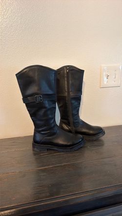 Girl boots size 3
