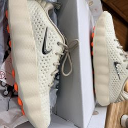 Nike Mind 002 Light Khaki