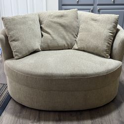Thomasville Fabric Swivel Chair (Like New)