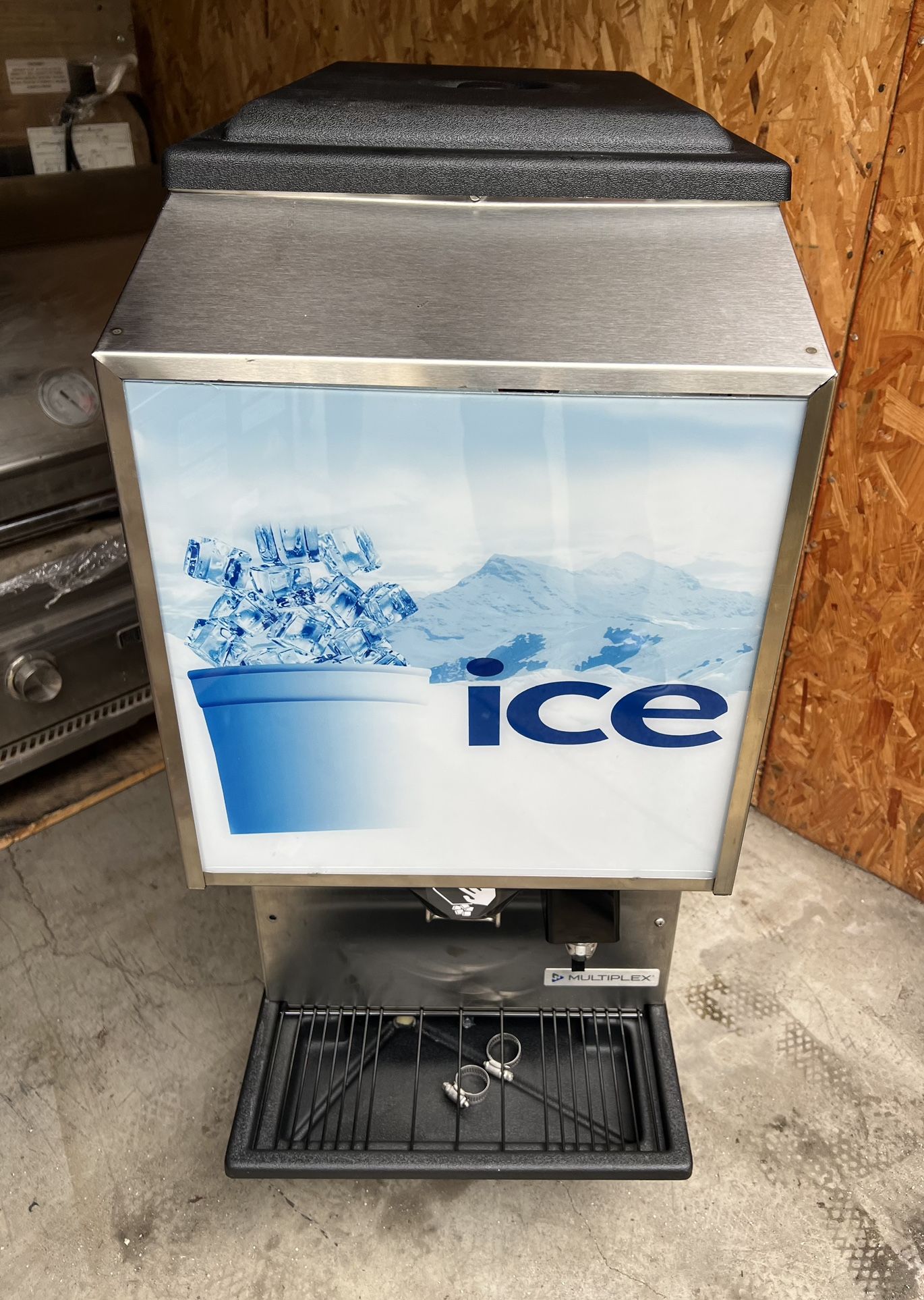 Servend M90 Countertop Ice & Water Dispenser - 90 lb