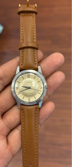 BAYLOR vintage Automatic Men’s Watch with Cream Dial and Tan Leather Strap Swiss
