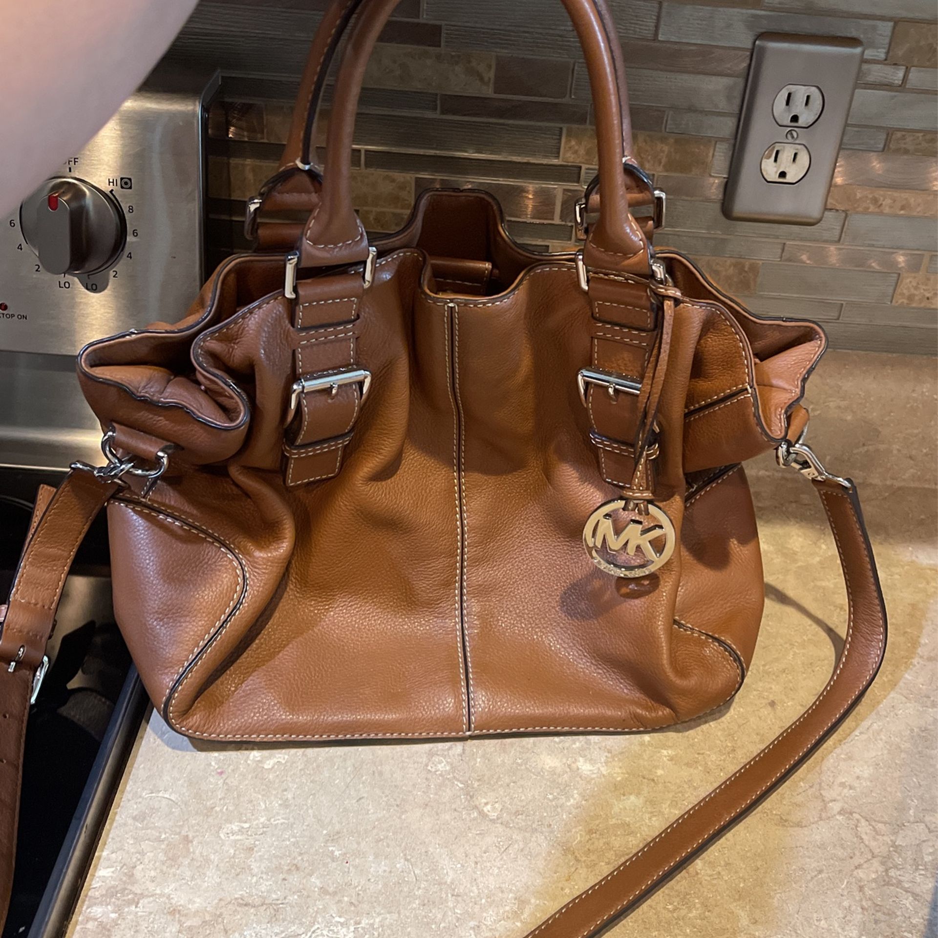 Michael Kors Crossbody for Sale in Phoenix, AZ - OfferUp