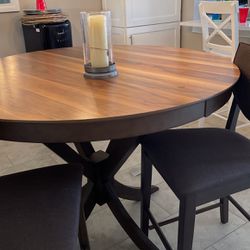 Dinning Table With 4 Chairs