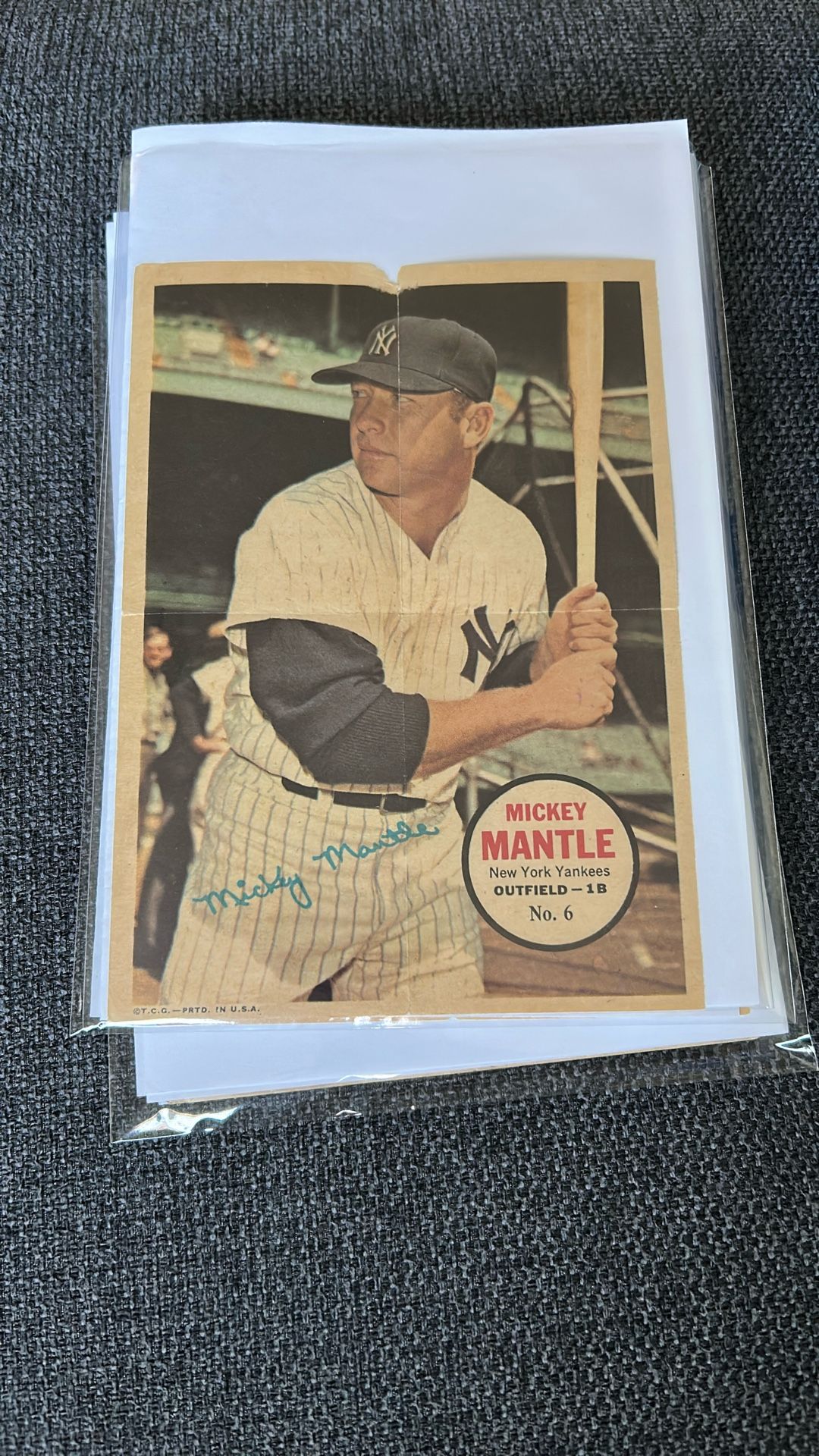 1967 Topps Pin-Ups #6 Mickey Mantle PSA Ready Yankees