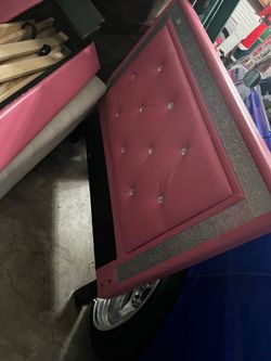 Cama para Nina y su vanyte