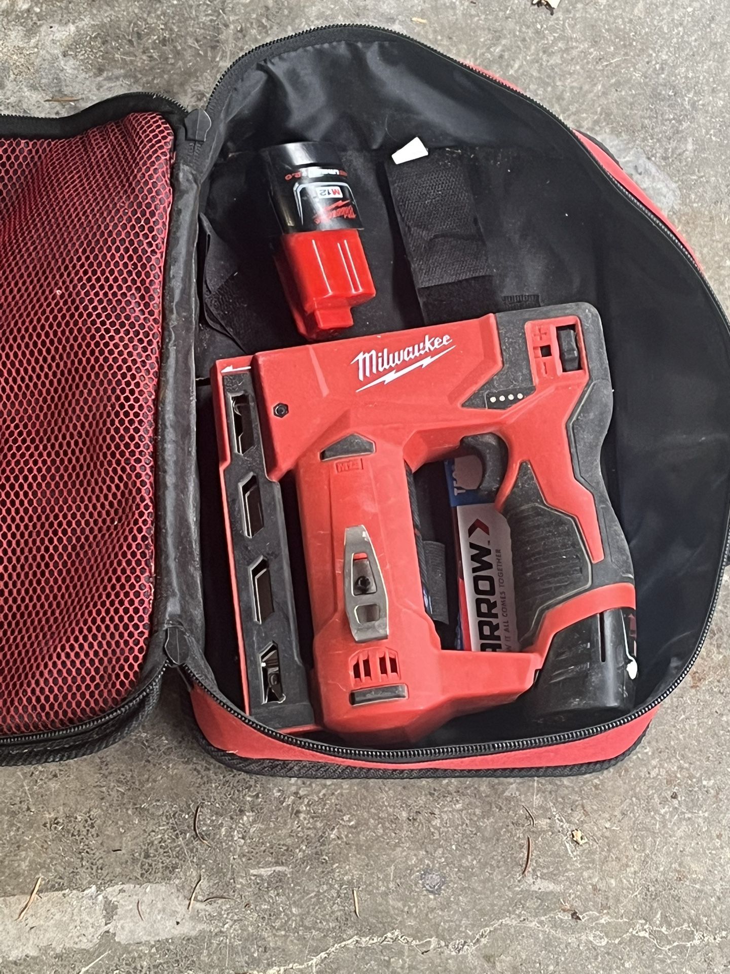 M12 T50 Stapler With 2 Batteries 