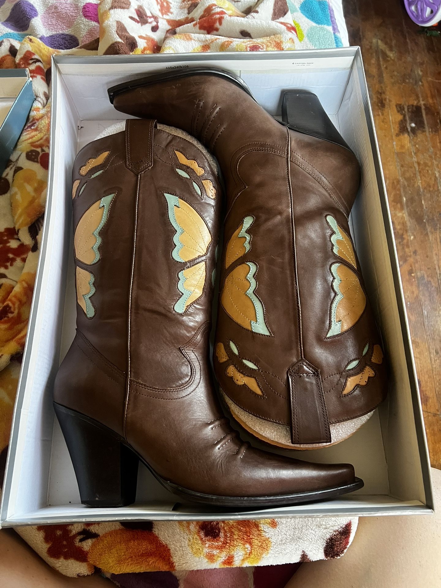 Nine West Brown Leather Butterfly Booths 