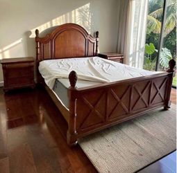 Beautiful Tropical style Bedroom set ( deliver available)