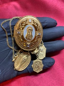 Vintage Vatican Library Collection Gold-Tone Religious Jewelry Case with 4-Medal Necklace