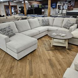 Edenfield Sectional Couch W Chaise Color Options Fast Delivery Only $39 Down Payment 👉 PLEASE ASK FOR JON GREEN WHEN YOU ARRIVE!