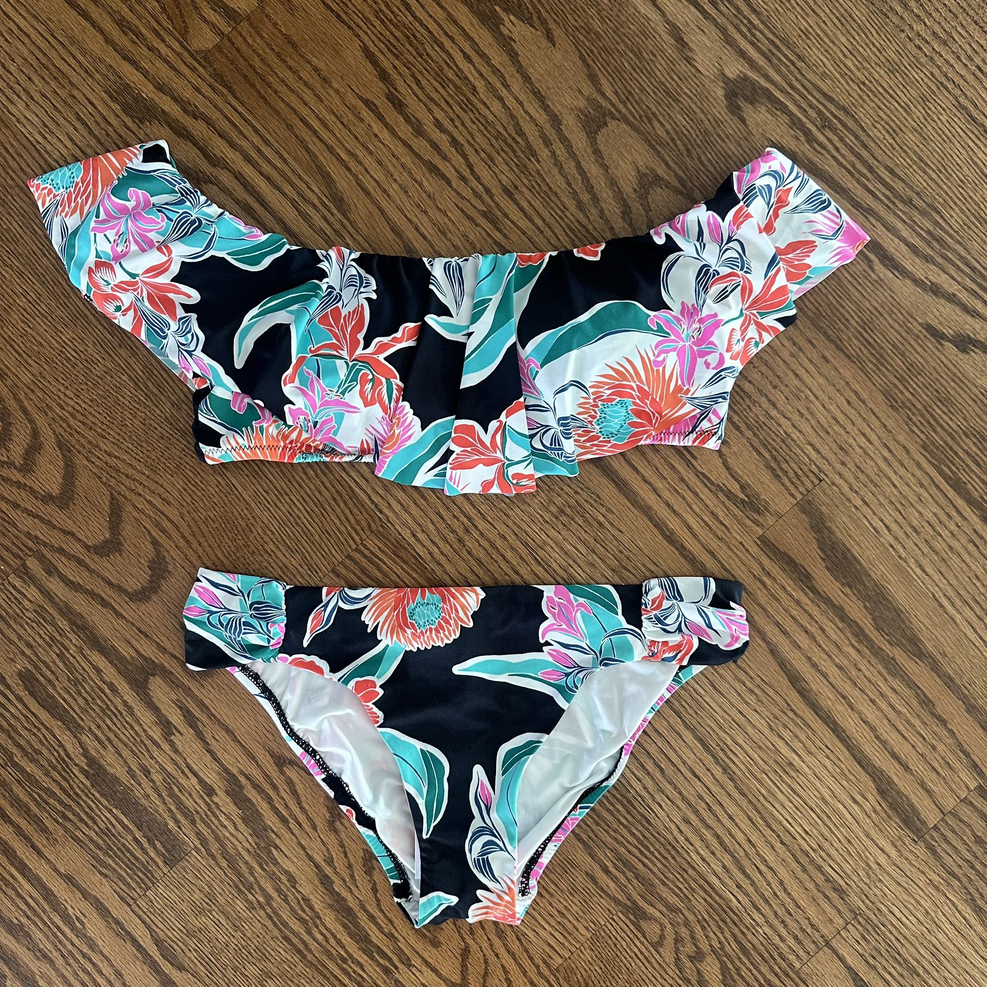 NWT Size 6 Trina Turk Two-Piece Bikini Swimsuit