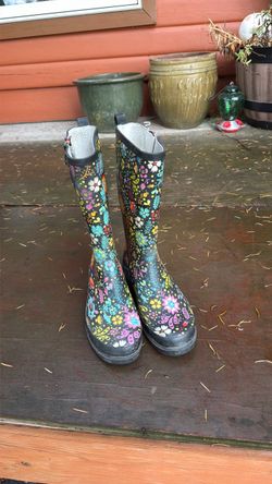 Floral Print Rubber Rain Boots - size 9