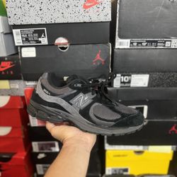 New Balance 2002R Black Dark Grey size 10 VNDS