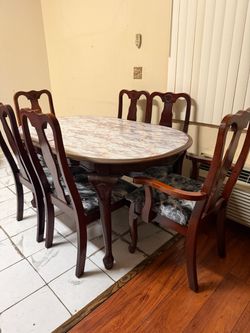 Table with 6 chairs