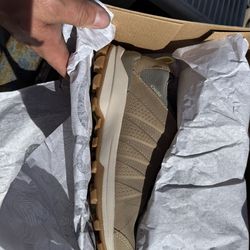 brand new oboz shoes