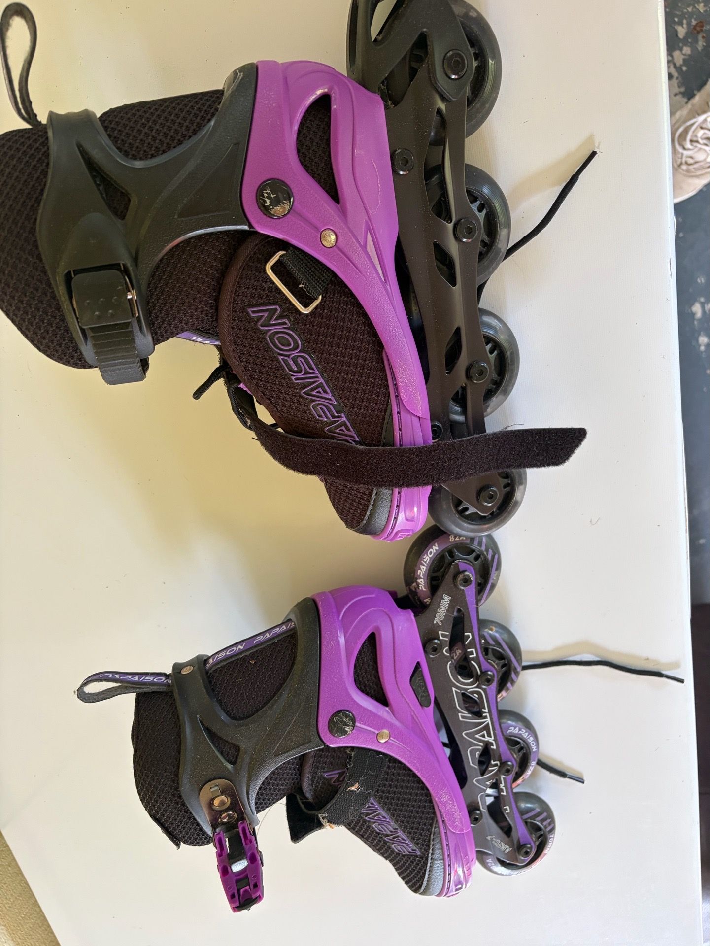 Girls rollerblades kids size 2-4.5