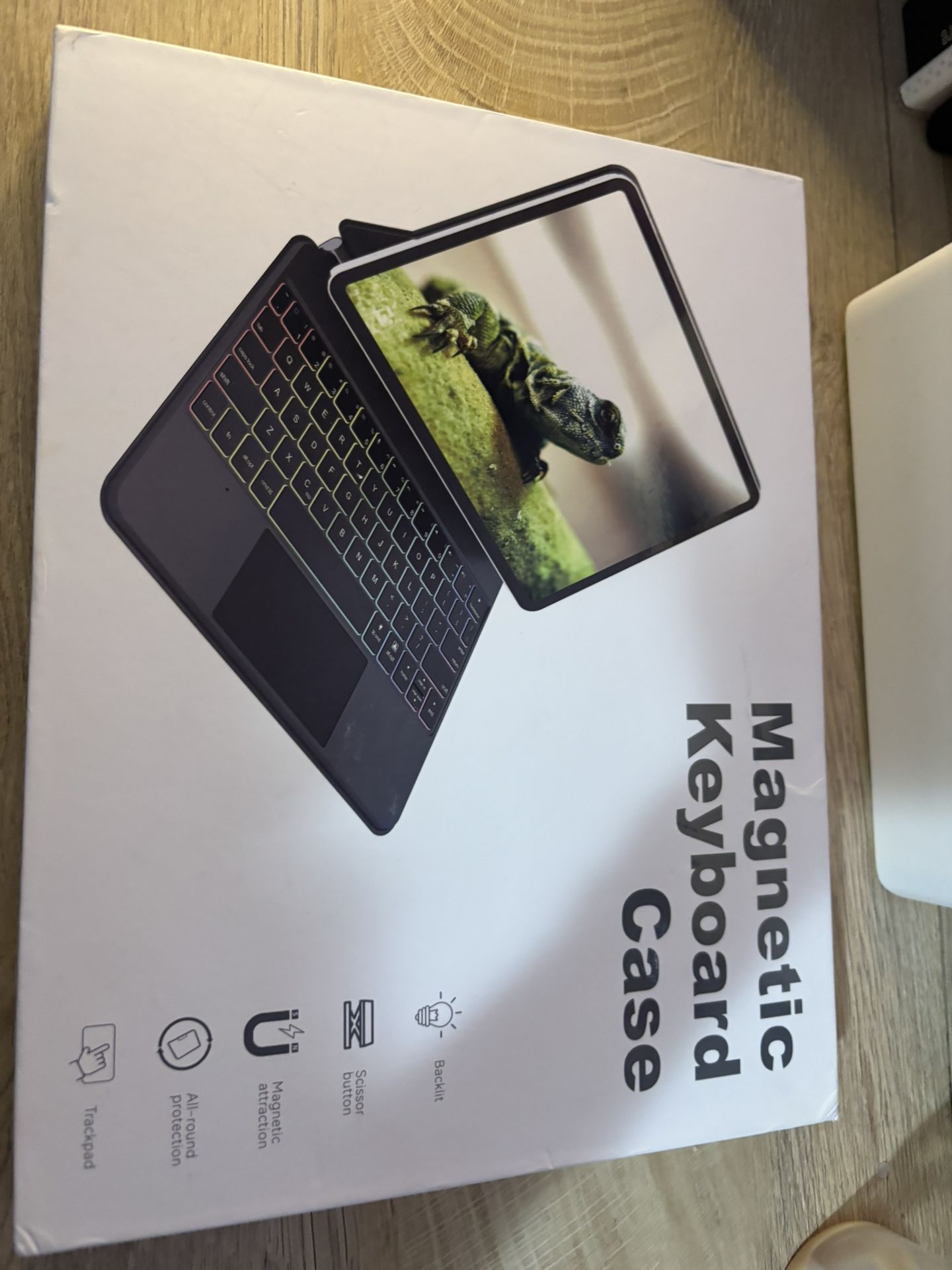 Like new tablet keyboard case