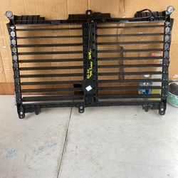 22-25 Toyota Tundra Radiador Shutter