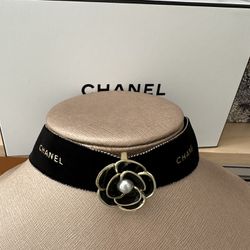  Chanel Charm 2023