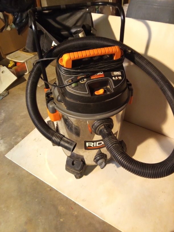 RIDGID 16 Gallon Wet/Dry Shop Vacuum