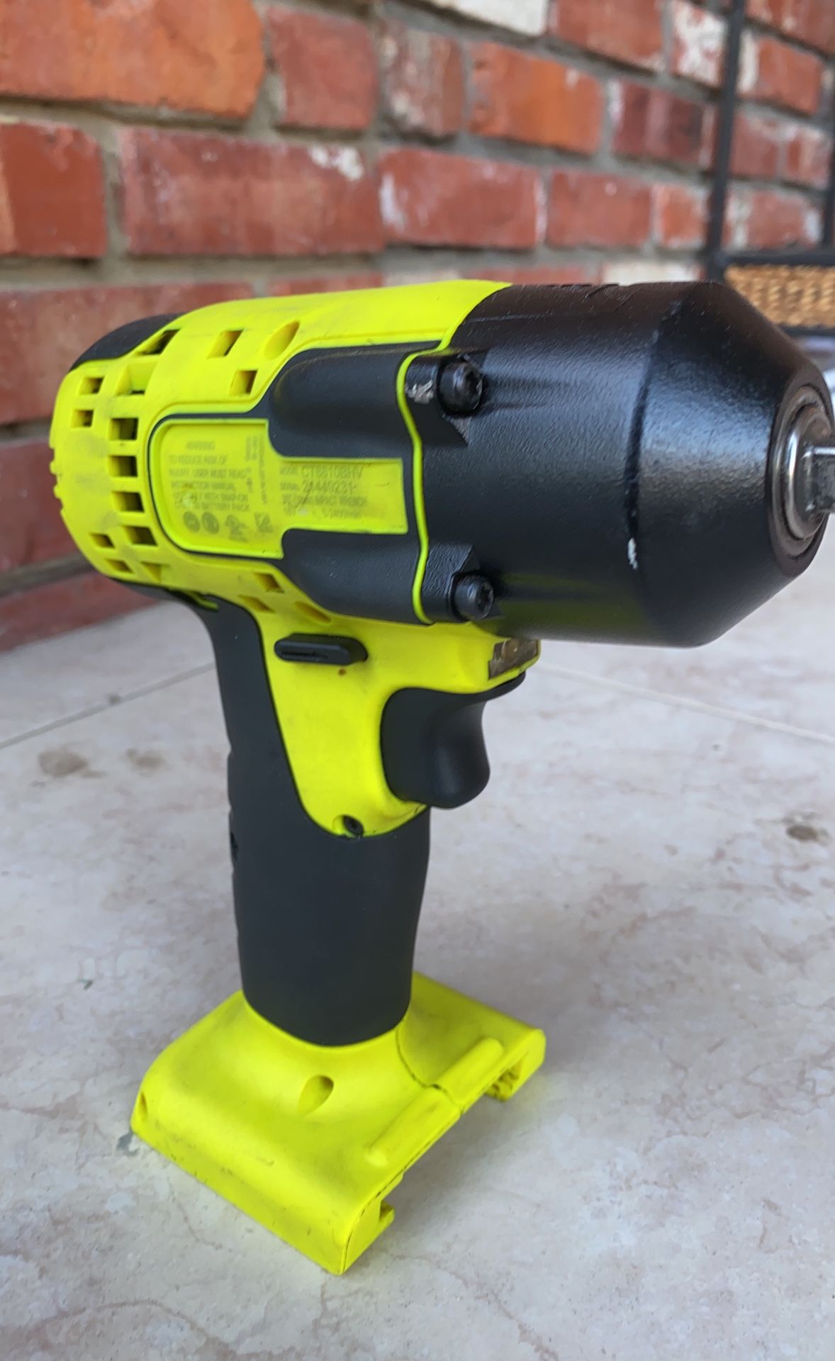 Snap On Cordless 3/8 And 1/2 Impact Guns