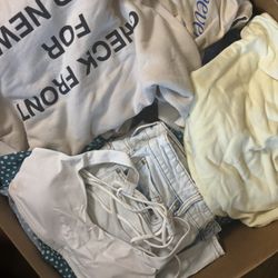 Box Of Women’s/juniors Clothes Sz 2-6