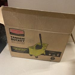 Rubbermaid Commercial Products Mop Bucket 