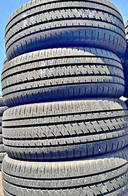 235-55/18Brisgtone set de Tires con 80% de vida las 4