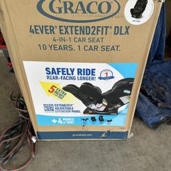 New Graco 4 In 1 Car seat Extreme 2 Fit 