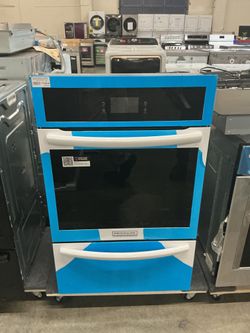Frigidaire Gallery GCWG2438AW Single Wall Oven