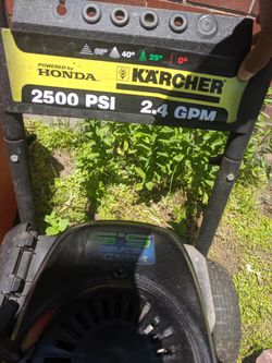 2500 psi Honda powered pressure washer